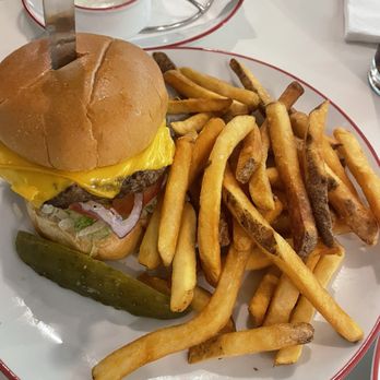 STRAT Café - STRAIGHT UP CHEESEBURGER - American Near Me - Las Vegas, Nevada STRAT Café - STRAIGHT UP CHEESEBURGER - American Near Me - Las Vegas, Nevada