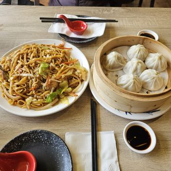 Dumpling and Noodle House - Stir fried noodles with seafood, chicken soup dumplings - Noodles Near Me - Concord, California