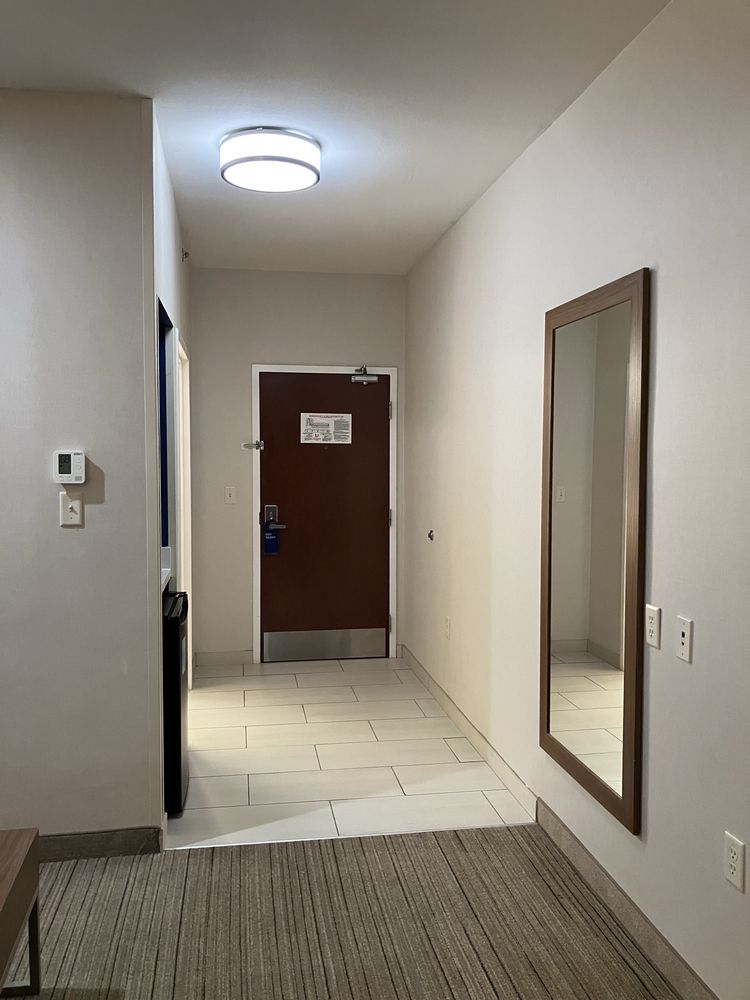 Holiday Inn Express & Suites Reno Airport - wedding in Reno, NV