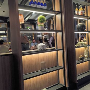 Wind Japanese and Thai - The ambiance! - Thai Near Me - Buffalo, New York
