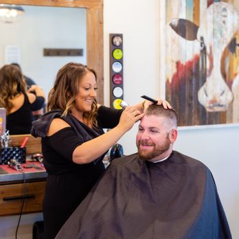 Headlinez - Barbers Near Me - Bettendorf, Iowa