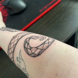 Level 7 Tattoo & Body Piercing