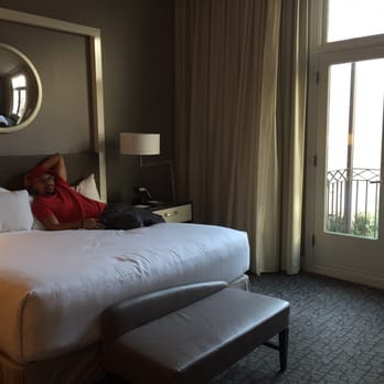 Hyatt Centric - Bed w/mirror view - Hotels Near Me - New Orleans, Louisiana Hyatt Centric - Bed w/mirror view - Hotels Near Me - New Orleans, Louisiana