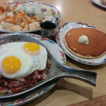 Brookfields Restaurant - American Near Me - Roseville, California