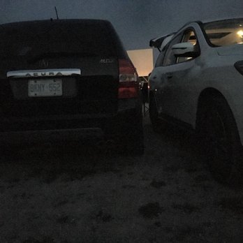 Five Drive-In Theatre - TERRIBLE parking setup. - Drive-In Theater Near Me - Oakville, Ontario