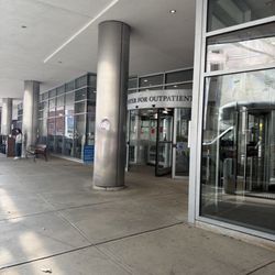 Massachusetts General Hospital Yawkey Outpatient Care Center - Revolving door entrance to MGH Yawkey outpatient center