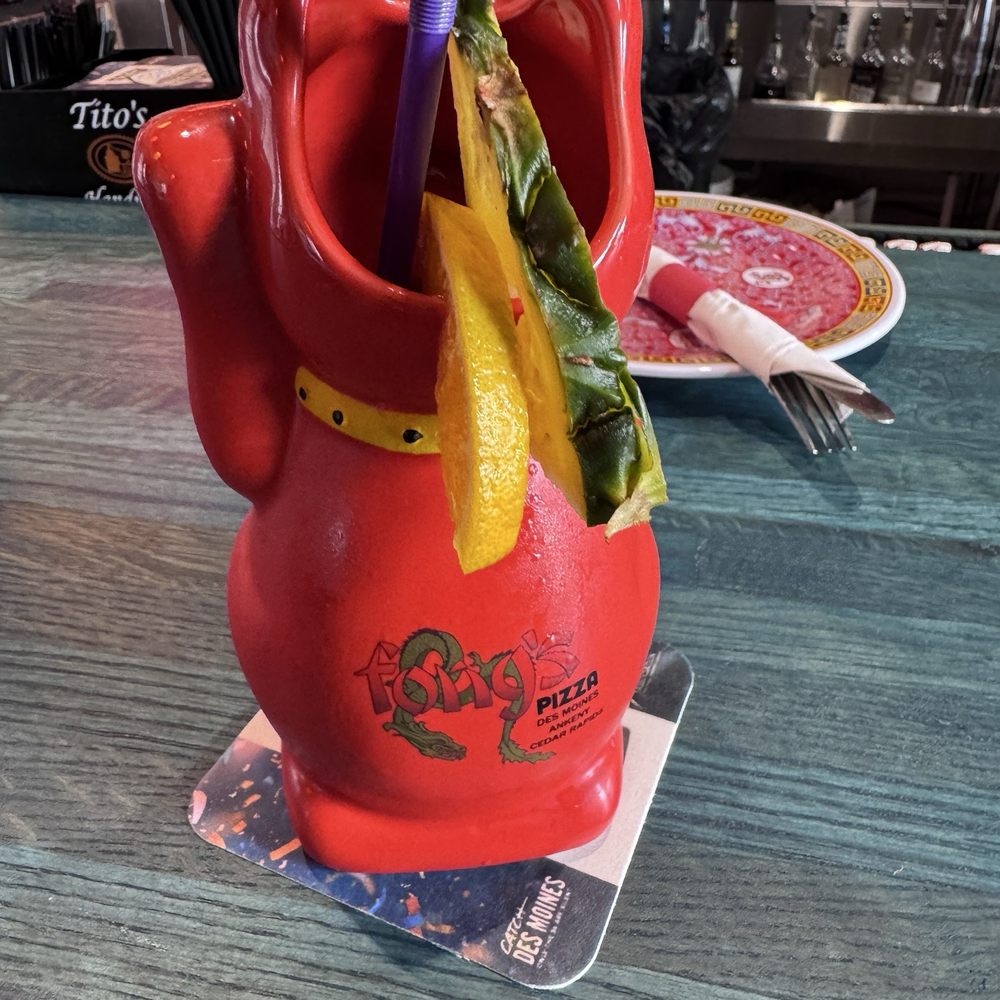 Fong's Pizza - Waving kitty drink - Pizza Near Me - Des Moines, Iowa