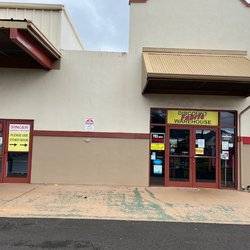 Discount Fabric Warehouse - Entrance