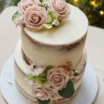Fizz Bakery - Beautiful cake. It was so good! It's hard to find places with cakes the look AND taste good - Bakeries Near Me - Stockton, California