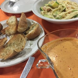 Pancito y salsa picosita