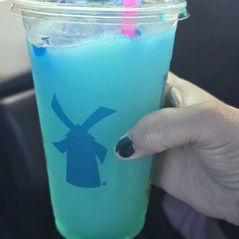 Dutch Bros Coffee - Sour berry blast lemonade - Juice Bars & Smoothies Near Me - Lancaster, California