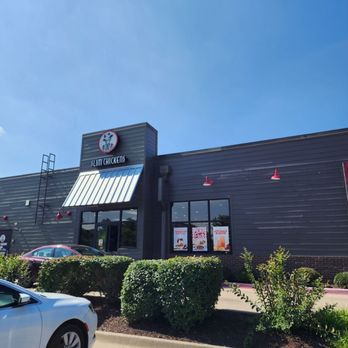 Slim Chickens - the outside of the restaurant - Chicken Shop Near Me - Fayetteville, Arkansas Slim Chickens - the outside of the restaurant - Chicken Shop Near Me - Fayetteville, Arkansas