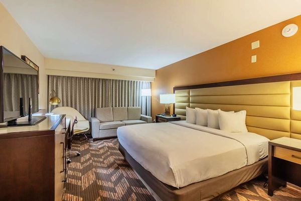 DoubleTree by Hilton Hotel Lawrence by null