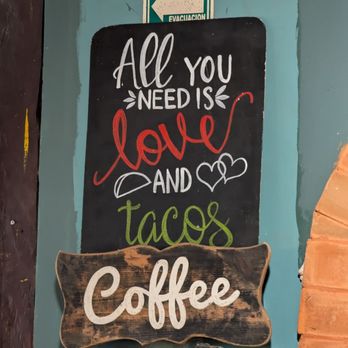 Lola Valentina - Seafood Near Me - Isla Mujeres, ROO