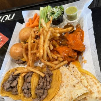 Henry's Bar & Grill - Henry's Feast Sampler!!! - Sports Bars Near Me - Cathedral City, California
