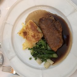 Schloss Falkenstein - Hervorragendes zartes Schweinssteak mit kartoffelgratin