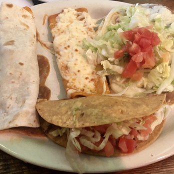 Los Galanes - Combination plate  yummy - Mexican Near Me - Detroit, Michigan