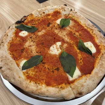 Mamma Eatery - Margarita Pizza - Italian Near Me - Davis, California