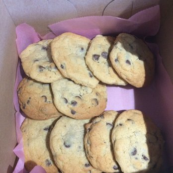Dolcezza Custom Cakes - Chocolate chip cookies. - Custom Cakes Near Me - Brampton, Ontario