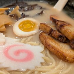 Volcano - Tonkotsu ramen