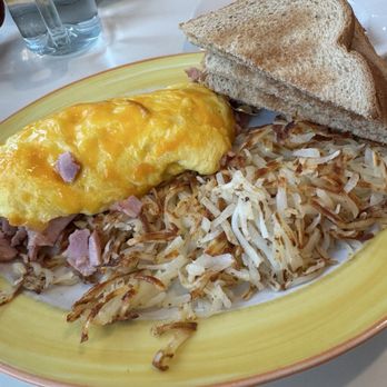 Barnside Diner - Cheddar cheese omelette, very hot, regular hash browns, white toast. Very excellent - Diners Near Me - Alexandria, Virginia Barnside Diner - Cheddar cheese omelette, very hot, regular hash browns, white toast. Very excellent - Diners Near Me - Alexandria, Virginia