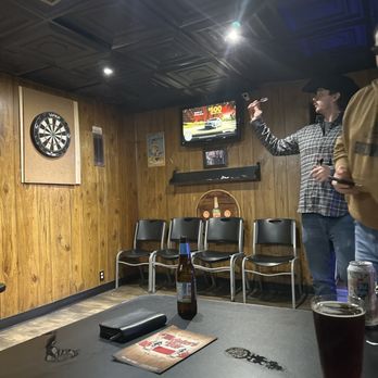 Meister's Bar - Darts! And the room has a long booth with tables so you can watch your peeps throw. - Pubs Near Me - Columbus, Ohio Meister's Bar - Darts! And the room has a long booth with tables so you can watch your peeps throw. - Pubs Near Me - Columbus, Ohio