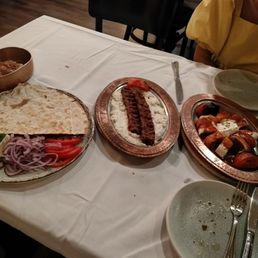 Lahmacun, ali nazik, beyti kebab Lahmacun, ali nazik, beyti kebab