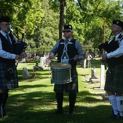 Fair Oaks Cemetery District - Bagpipes and drums