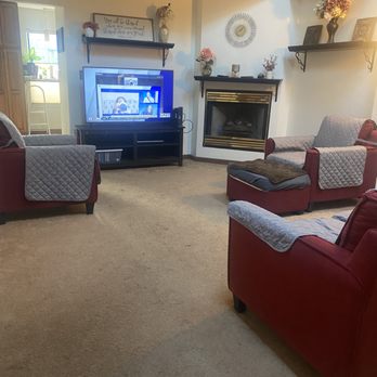 Flanco Flooring - a living room with a flat screen tv - Flooring Near Me - Norridge, Illinois Flanco Flooring - a living room with a flat screen tv - Flooring Near Me - Norridge, Illinois
