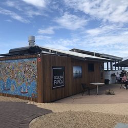 Kuti Shack - Outside the restaurant