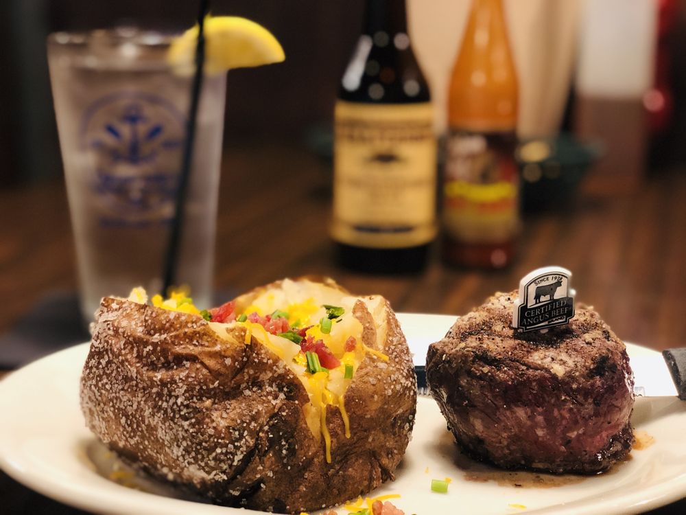 Captain John's - Eufaula Logo