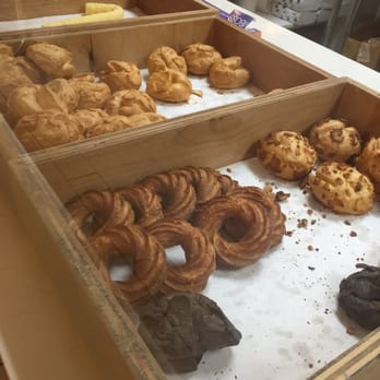 Beard Papa's Koreatown - Different variety of good you can get filled~ - Desserts Near Me - Los Angeles, California
