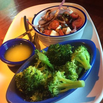 Red Lobster - Caprese salad and broccoli - Seafood Near Me - Dalton, Georgia Red Lobster - Caprese salad and broccoli - Seafood Near Me - Dalton, Georgia