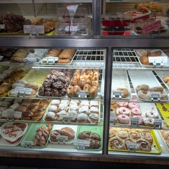 Klemm's Bakery - Display donuts - Bakeries Near Me - Windham, New Hampshire