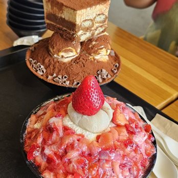 Sulbing - Tiramisu and Strawberry - Desserts Near Me - Santa Clara, California