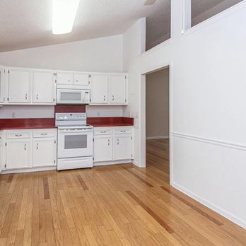 Carter's Handyman Service - Old kitchen - Carter's Handyman Service was able to knock out the wall and create an open floor plan - Windows Installation Near Me