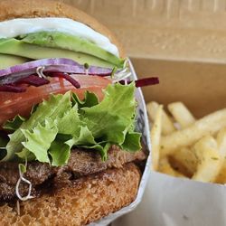 Veganburg - Avo Beets Burger