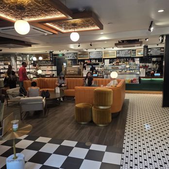 Central Perk Cafe - Interior - Coffee & Tea Near Me - Boston, Massachusetts