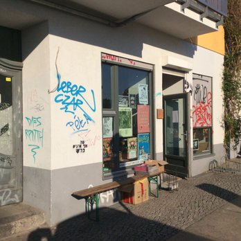 Bis Aufs Messer - Bis aufs Messer mit Aussenplatzierung und ohne Shoplogo bei Sonnenschein im Mai 2017. - Vinyl Records Near Me - Berlin, BE