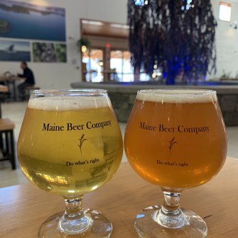 Maine Beer - Pilsner and lunch - Breweries Near Me - Freeport, Maine