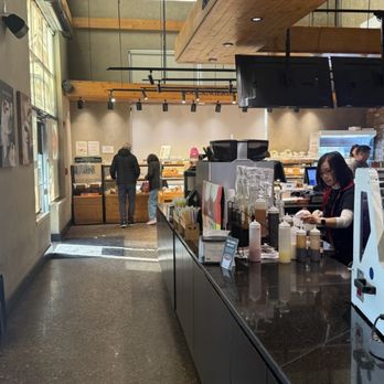 Tous Les Jours - Bakeries Near Me - Glenview, Illinois