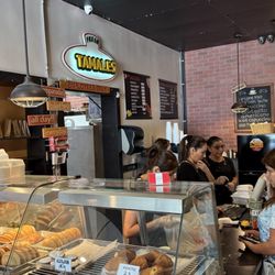 Manny's Cafe & Bakery - Inside view