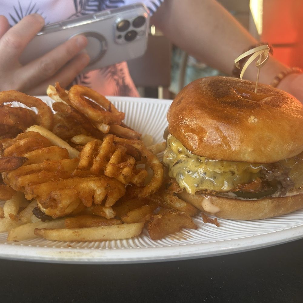 Coco Deck - Burger - Mexican Near Me - Lahaina, Hawaii