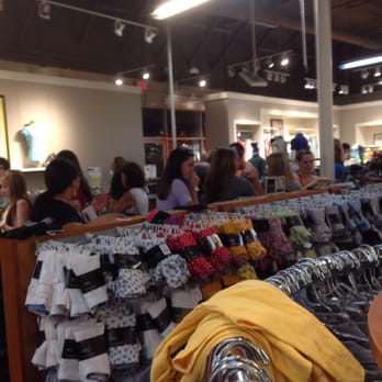 Banana Republic Factory Store - Lines - Men's Clothing Near Me - Commerce, California
