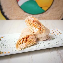Avocado Eatery & Sushi - Shaolin Wrap - camarón tempura, Kani salad, cosleslaw, pepino , aguacate y spicy mayo . .
#avocado