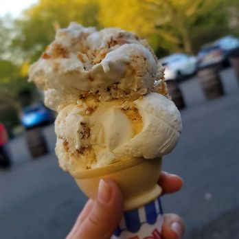 Applegate Farm Ice Cream - Peanut butter ice cream - Ice Cream & Frozen Yogurt Near Me - Montclair, New Jersey