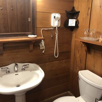 The Planter's Barracks - Bed & Breakfast Near Me - Port Williams, Nova Scotia