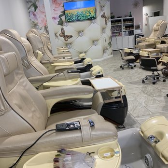 Coco Nails & Spa - 16 Pedicure stations - Waxing Near Me - Urbandale, Iowa