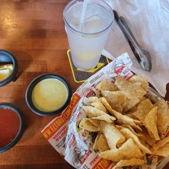El Toro Mexican Restaurant - 02.20.26 fresh chips and salsa - Mexican Near Me - Baytown, Texas El Toro Mexican Restaurant - 02.20.26 fresh chips and salsa - Mexican Near Me - Baytown, Texas