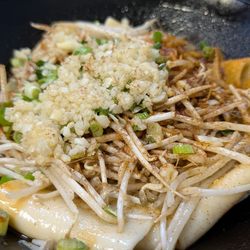 Fatman Kitchen - Signature Fat Noodles before mixed up the chili oily.